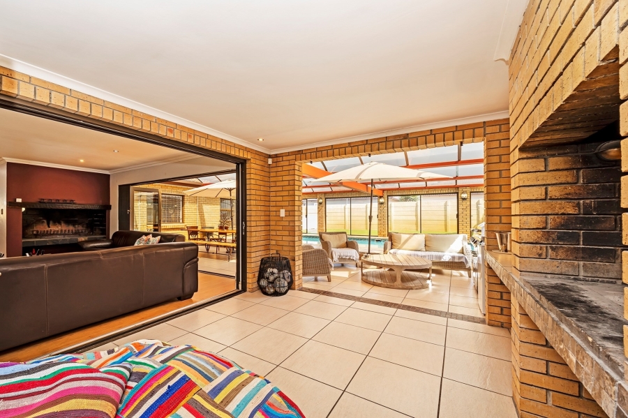 5 Bedroom Property for Sale in Sonkring Western Cape